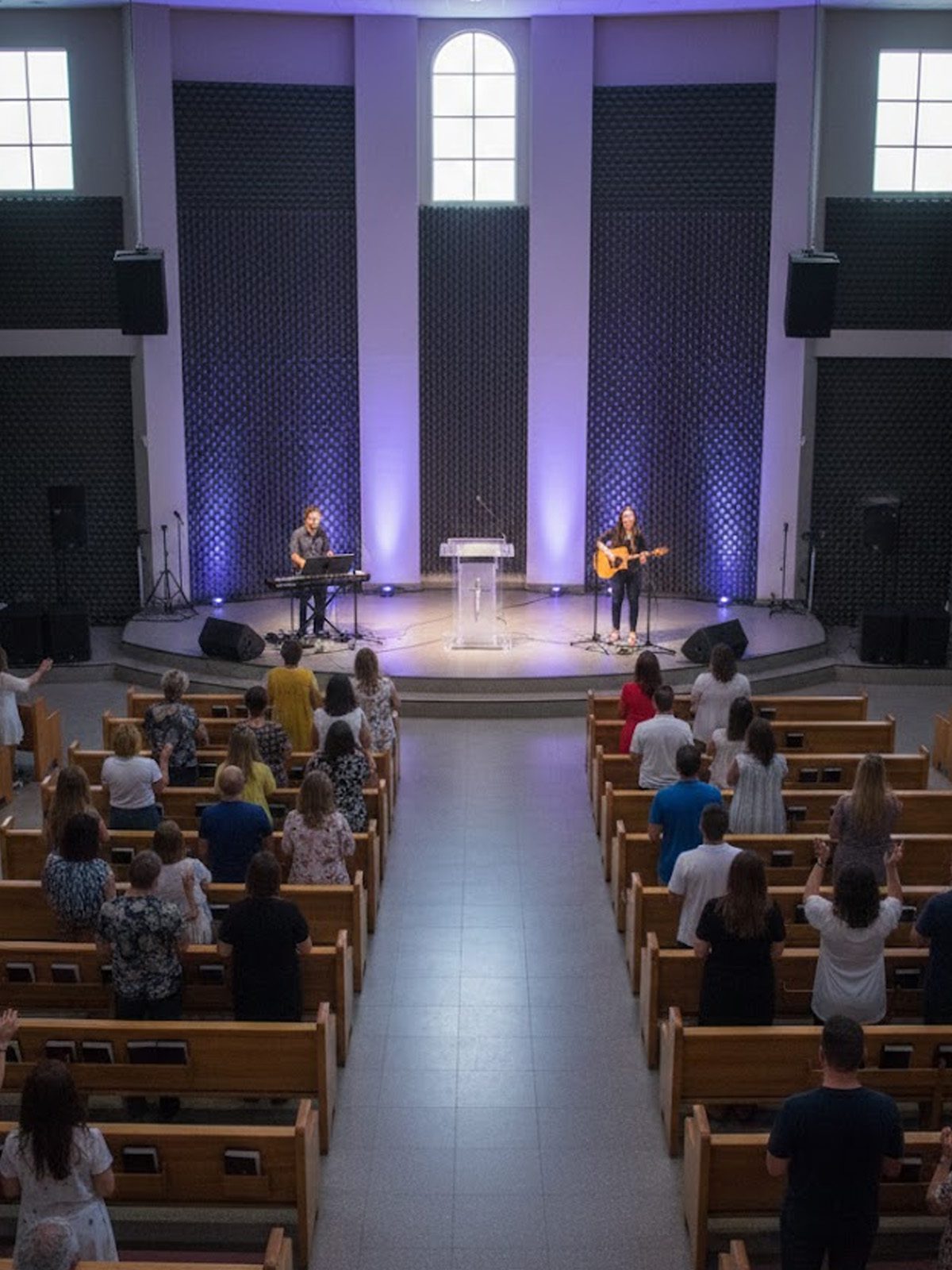 Espuma acústica para igreja